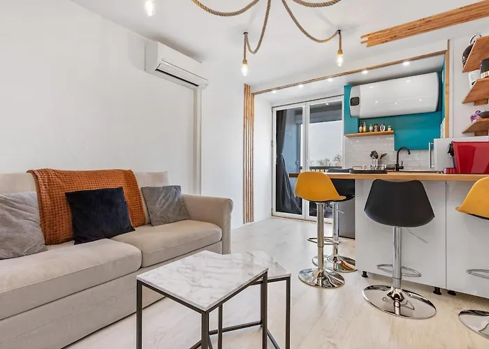 Azur ,5 Min -5 Min Arena - Clim - Parking Gratuit Privee - 4 Personnes Apartamento *