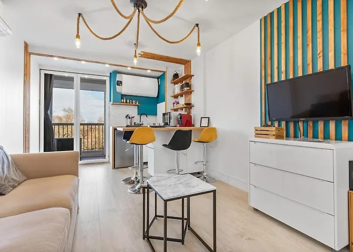 Azur ,5 Min -5 Min Arena - Clim - Parking Gratuit Privee - 4 Personnes Mauguio
